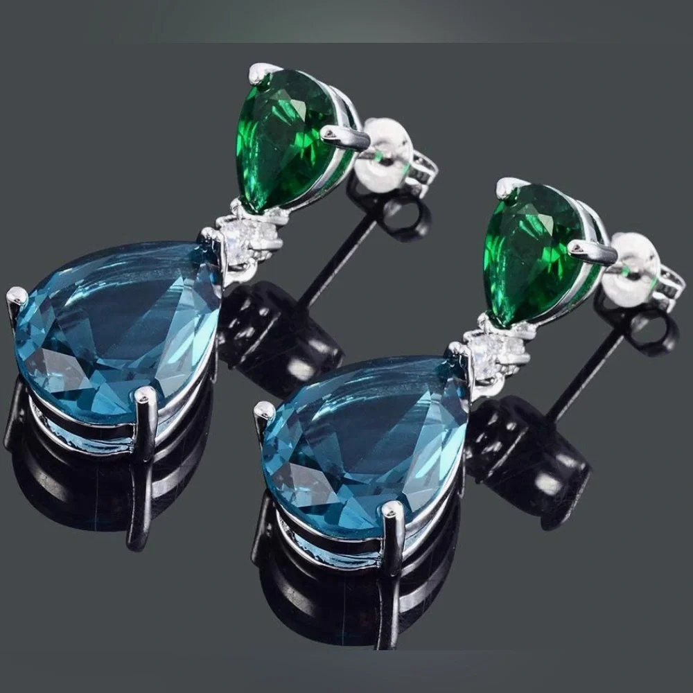 Gorgeous Neiman Marcus Silver Aquamarine and Emerald crystal drop earrings - Picture 2 of 3